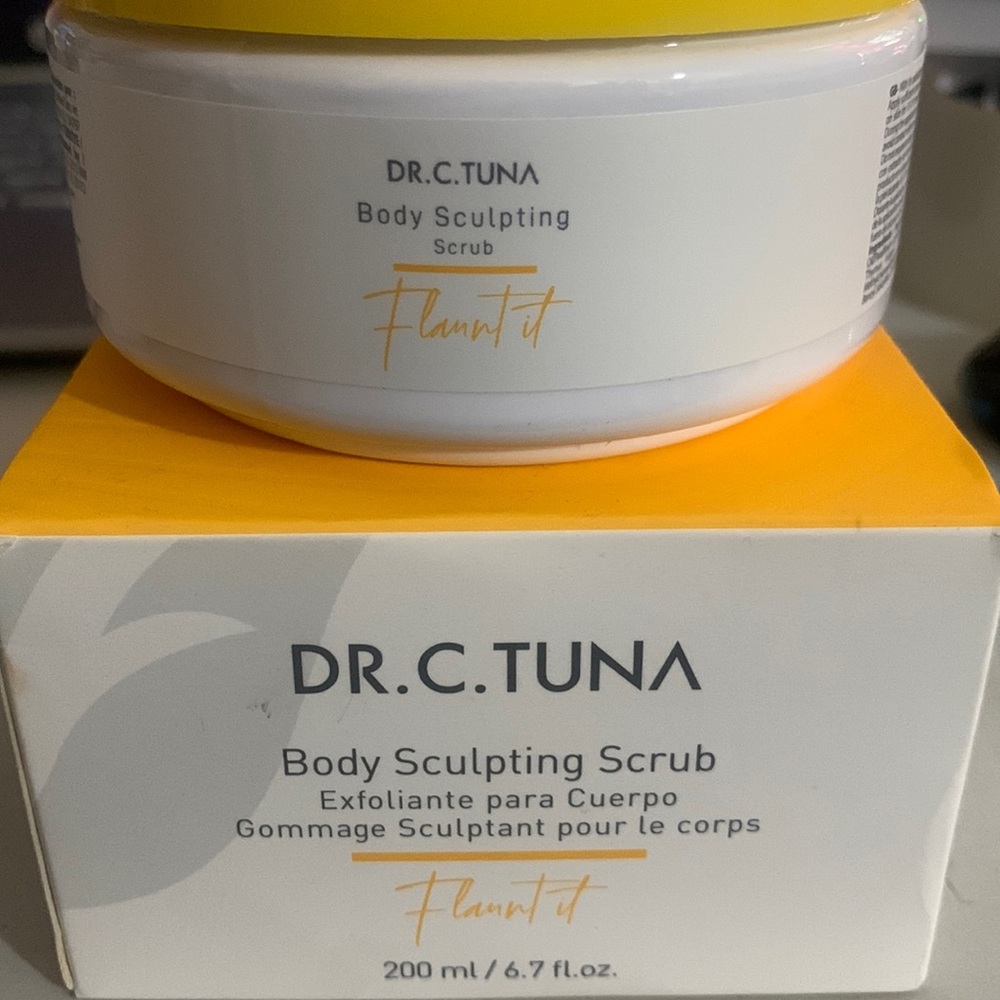FLAUNT IT! Body Sculpting Scrub